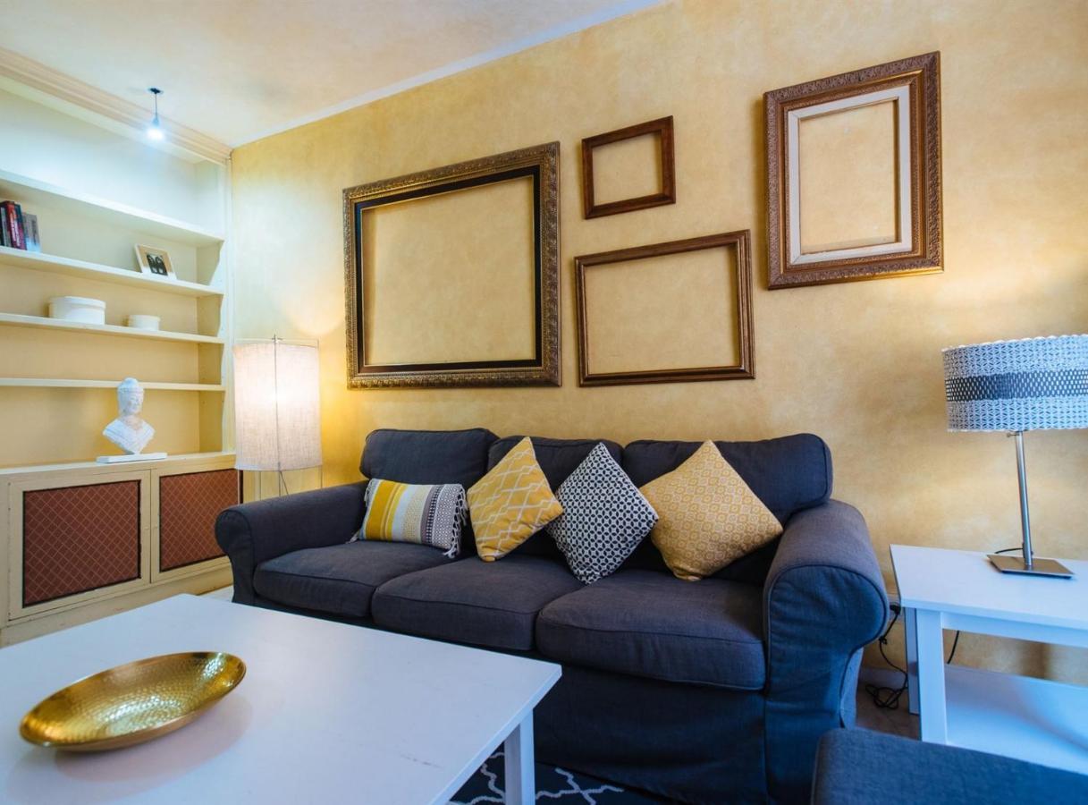 Pajaritos Suite Apartment - Private Parking Included Sevilla Buitenkant foto