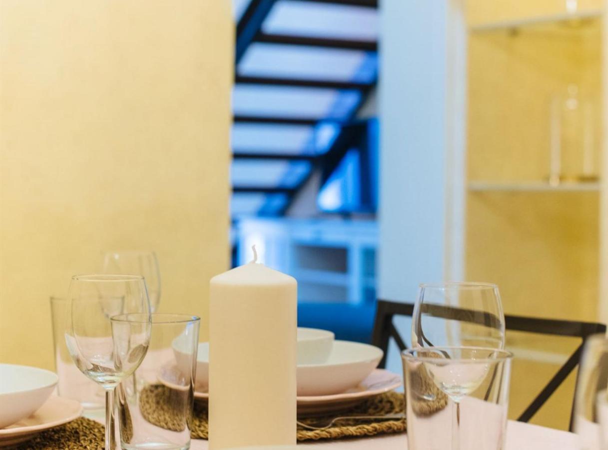 Pajaritos Suite Apartment - Private Parking Included Sevilla Buitenkant foto