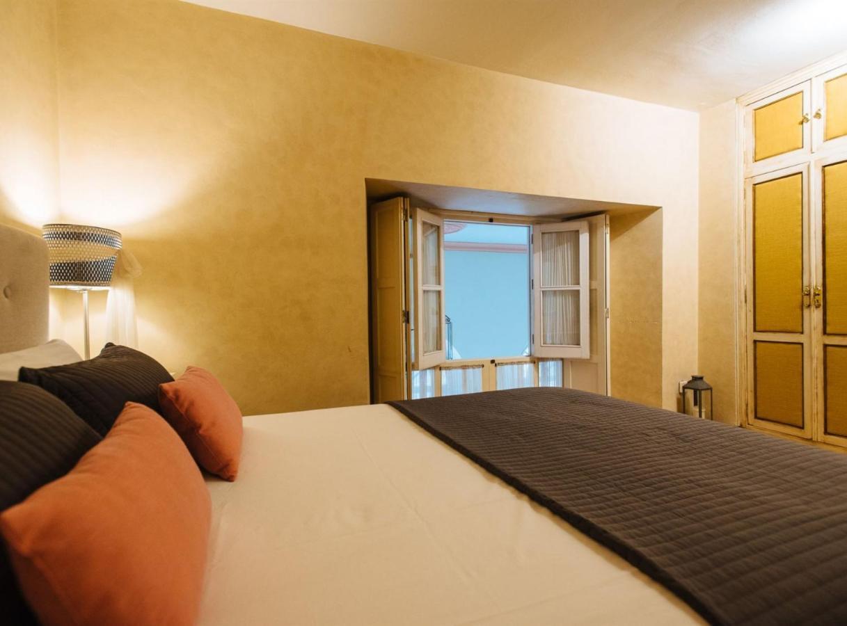 Pajaritos Suite Apartment - Private Parking Included Sevilla Buitenkant foto